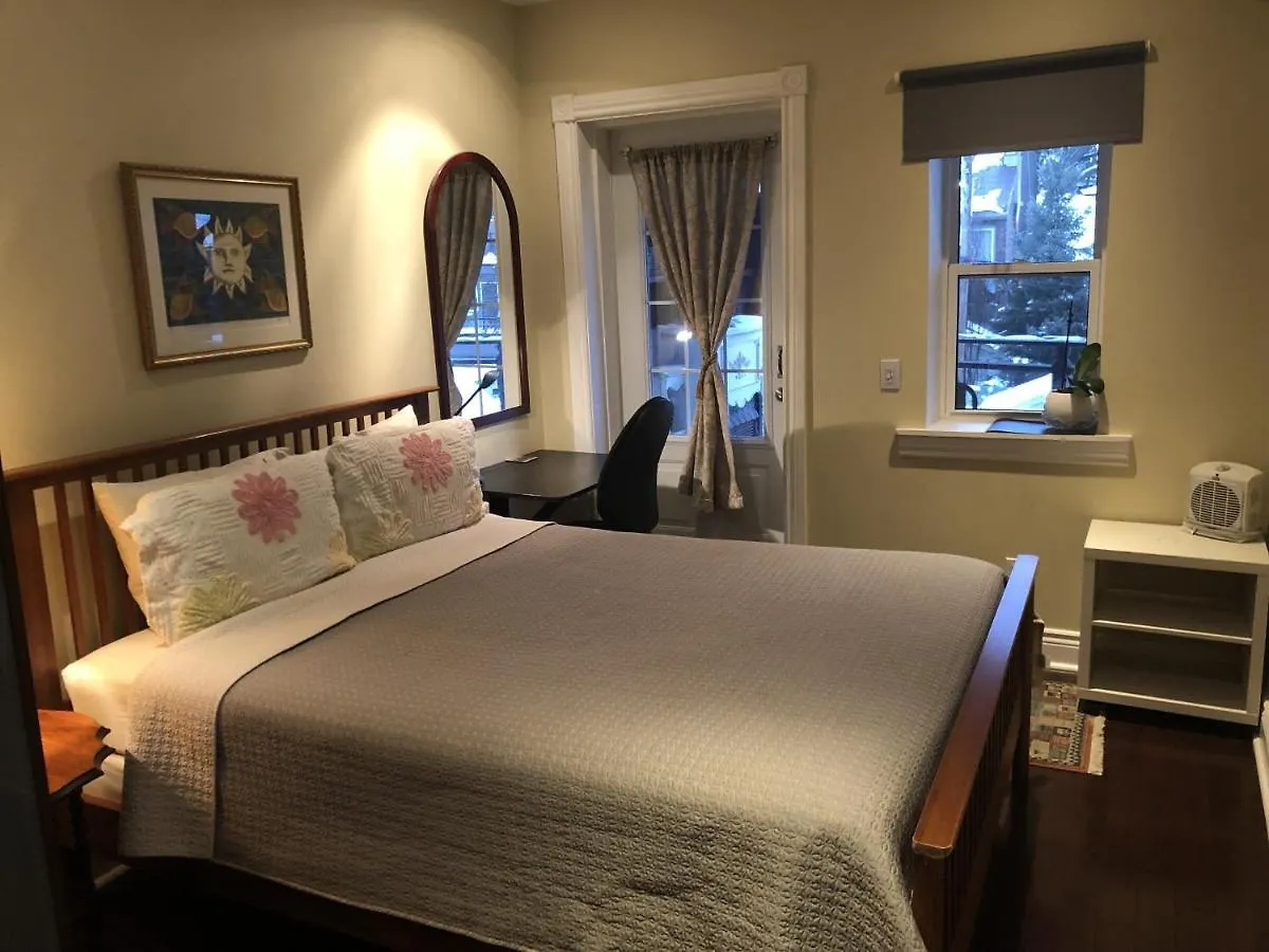 ** Guest house A Seaton Dream Hotel Toronto Canada