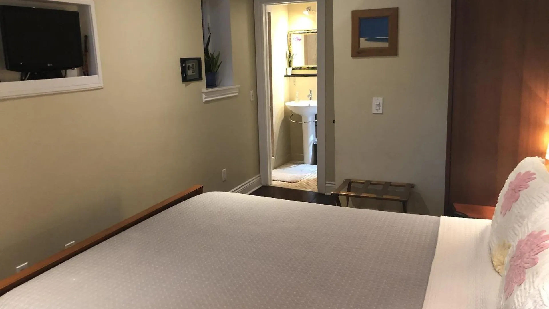 A Seaton Dream Hotel Toronto Guest house