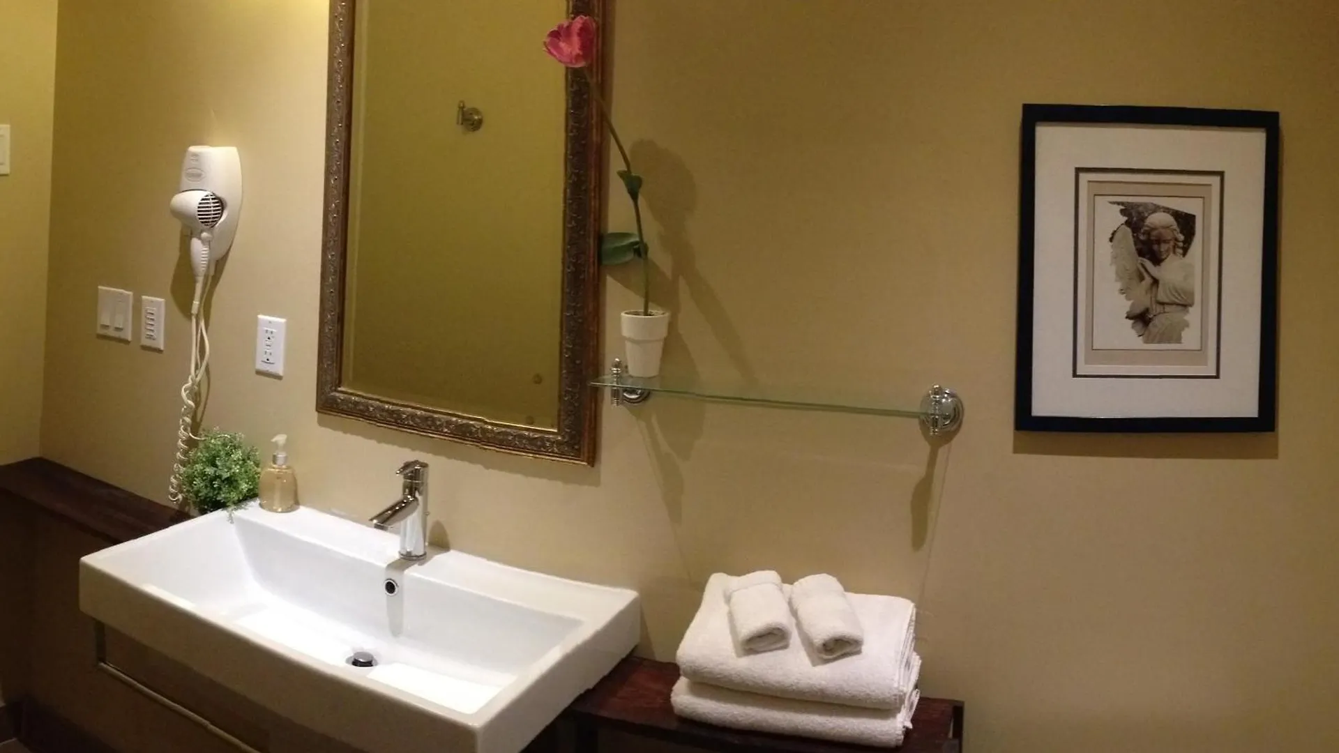 A Seaton Dream Hotel Toronto 2*,