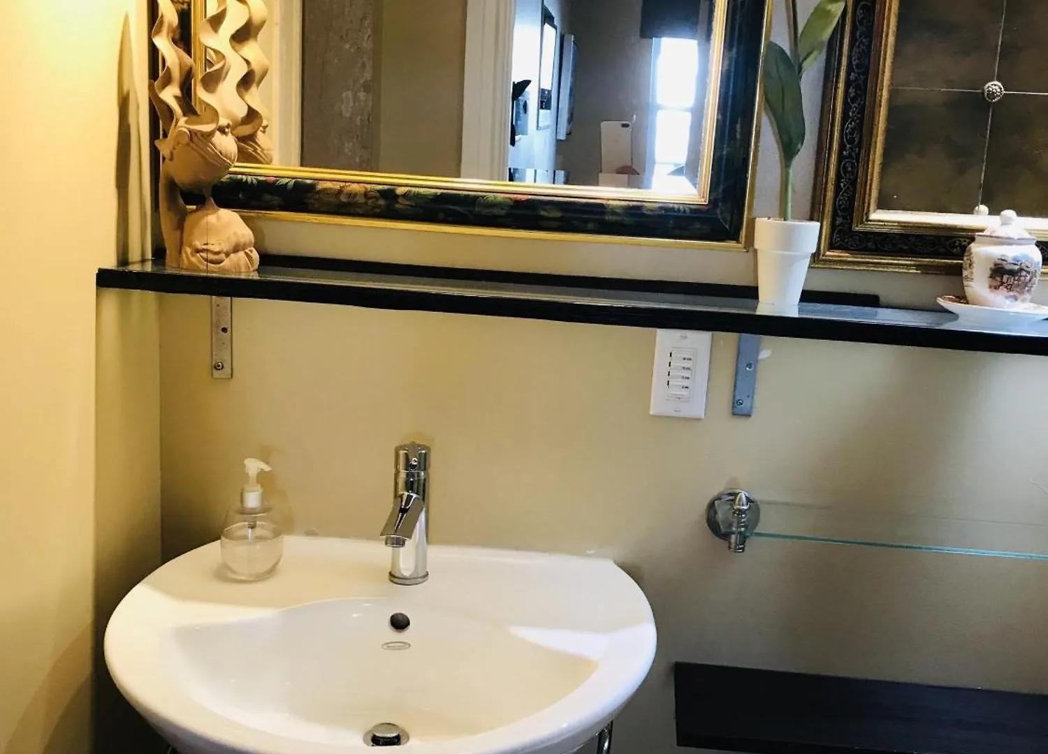 A Seaton Dream Hotel Toronto Guest house