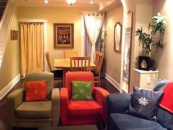 A Seaton Dream Hotel Toronto Guest house
