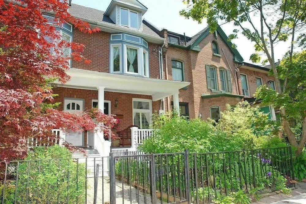 A Seaton Dream Hotel Toronto